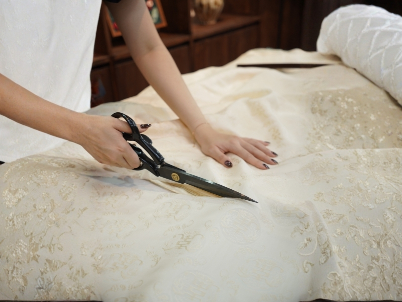 Từng Tấm Vải Lụa Được Chăm Chút Tỉ Mỉ Trong Từng Thiết Kế