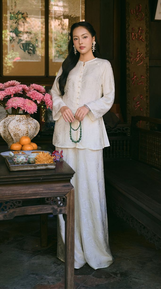 Cream White Huong Thanh Luxury Nha Xa Natural Silk Dharma Wear