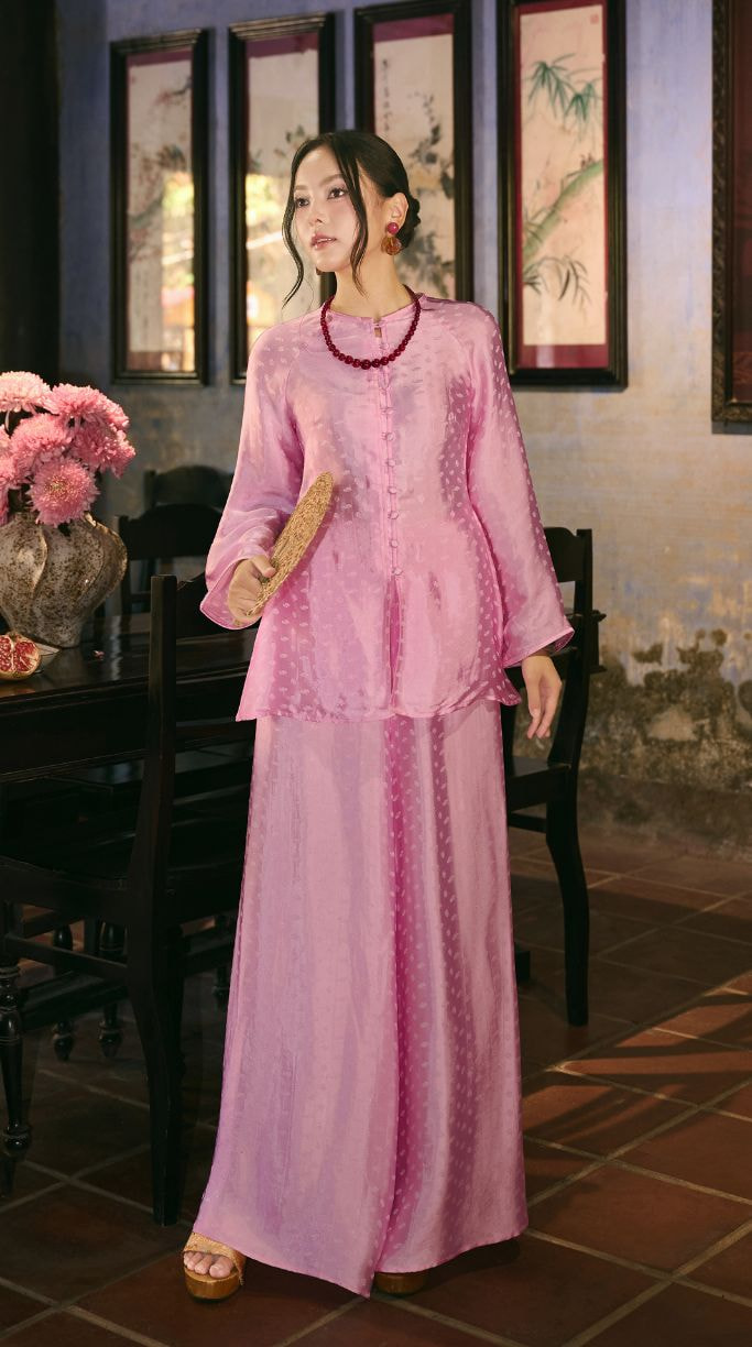 Pinkish-White-Cream Lan Huong Luxury Nha Xa Natural Silk Dharma Wear